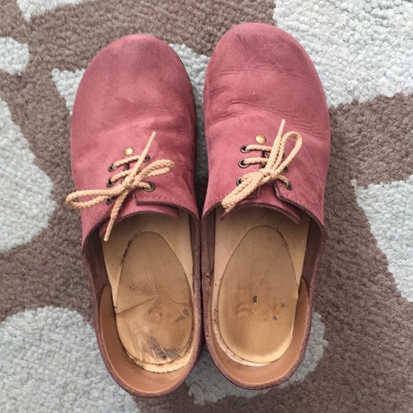 sven closed back clogs